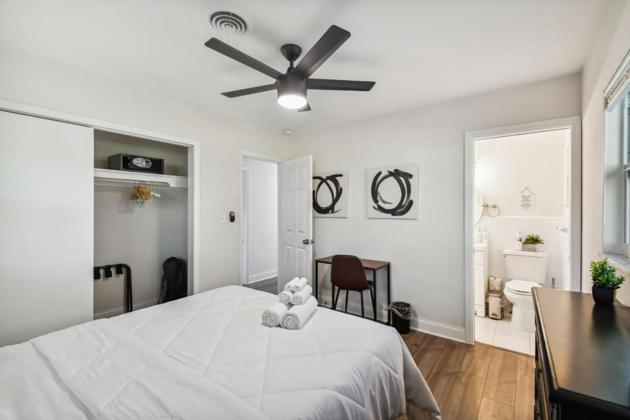 Plush Sheets, Games!, Huge Backyard, Massage Chair แทมปา ภายนอก รูปภาพ