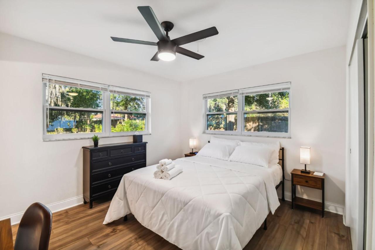 Plush Sheets, Games!, Huge Backyard, Massage Chair แทมปา ภายนอก รูปภาพ